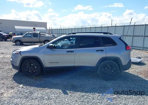 2016 Jeep Cherokee Altitude z USA, uszkodzony, nr VIN 1C4PJLAB0GW369428